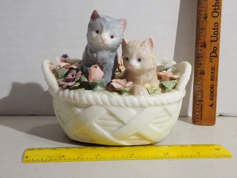 ANNA ROSA Cat Kitten Music Box San Francisco Music Box Co Porcelain "Memory" MINT condition