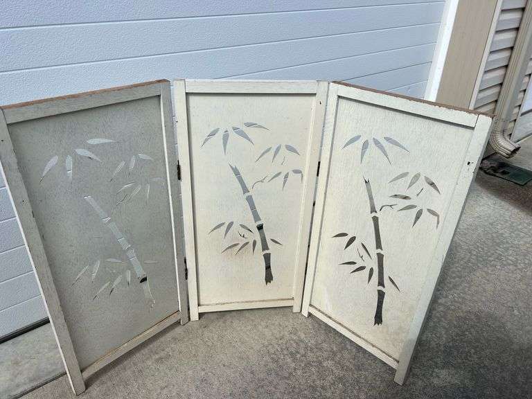 Trifold Panel Screen