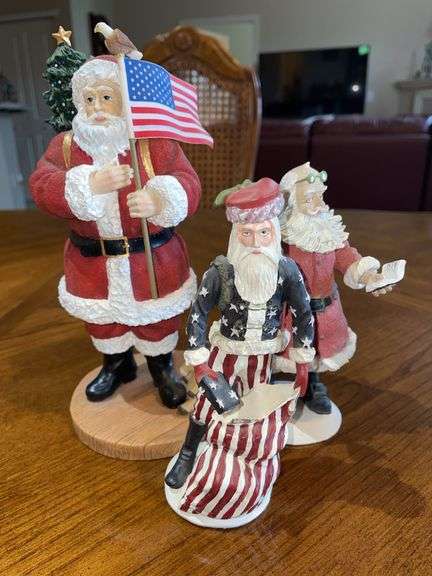 Patriotic Santa’s