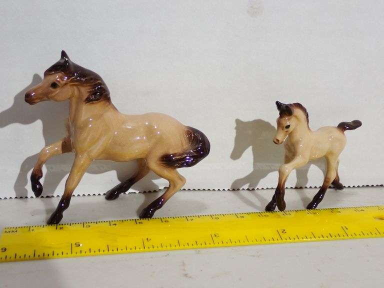 Retired Hagen Renaker Ceramic Miniatures - Buckskin horse & colt - MINT condition