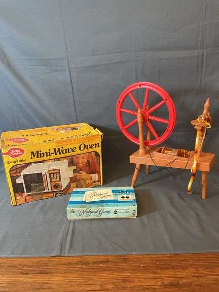 VTG Betty Crocker Mini-Wave Oven & More