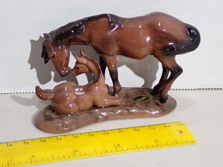 Retired Hagen Renaker Ceramic Miniatures - Specialty Horse Mustang Mare & Foal - MINT condition