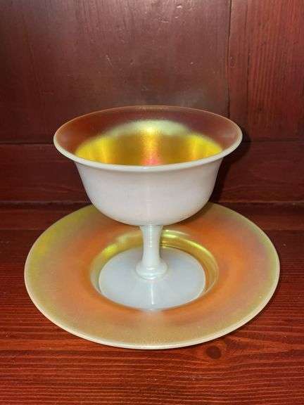 Dessert cup with saucer