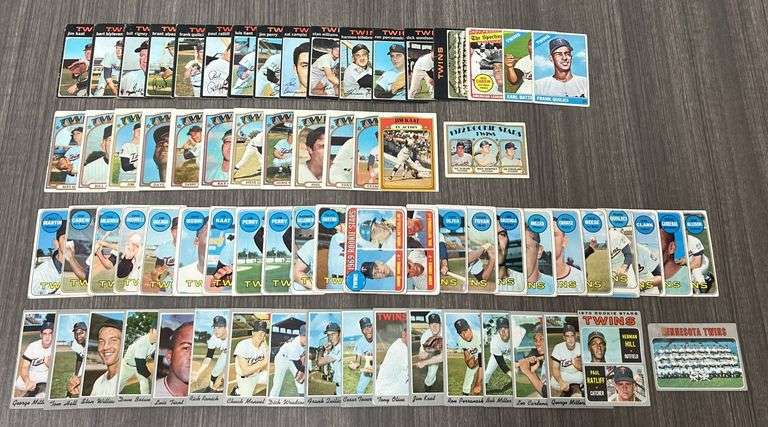 Assorted Vintage Minnesota Twinsl Baseball Cards