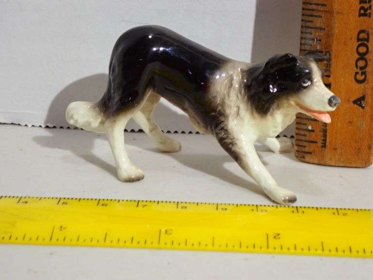 Retired Hagen Renaker Ceramic Miniatures - Border Collie - MINT condition