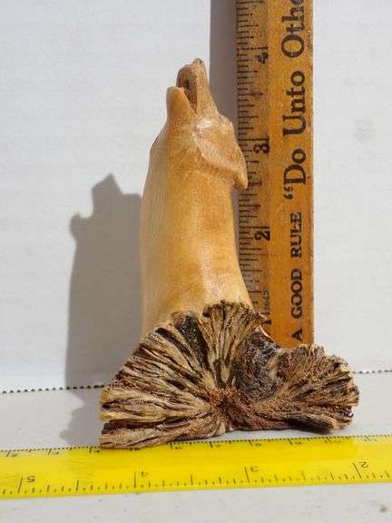 Carved Burlwood Howling Wolf - Mint Condition
