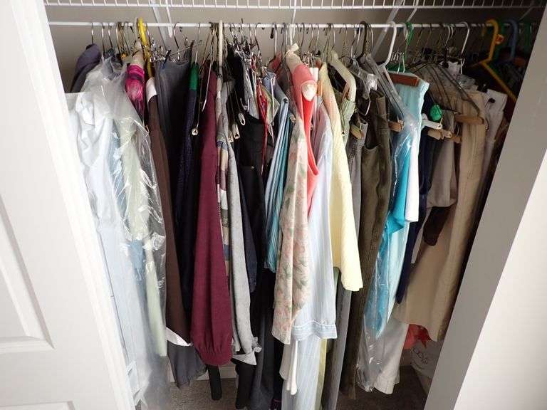 Closet Cleanout - Womens Size Medium/Large 12/14 - All Namebrand Clothing