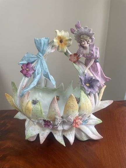 Porcelain Flower Figure Basket