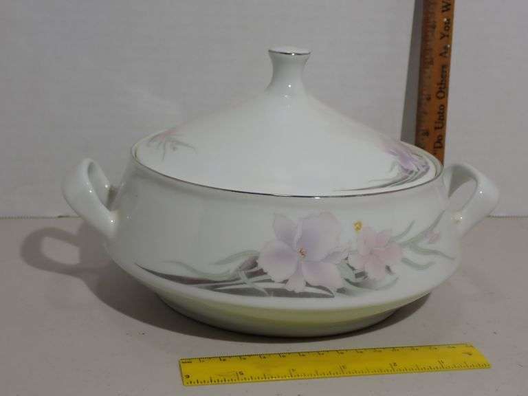 Round Floral Lavender & Pink Round Covered Serving Bowl with lid - MINT