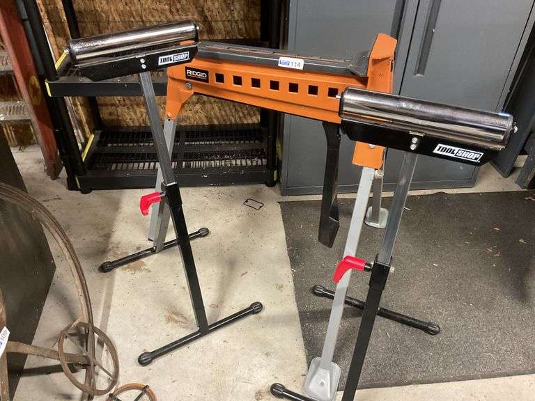 Ridgid Saw Horse / Work Bench, 2 Material Handlers