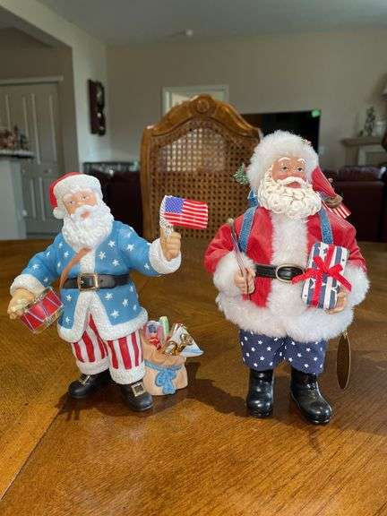 Patriotic Santa’s