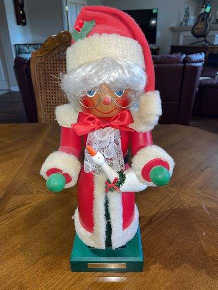 Nutcracker Mrs Santa Claus