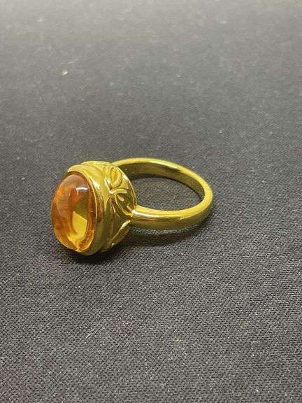 14 karat yellow gold topaz ring