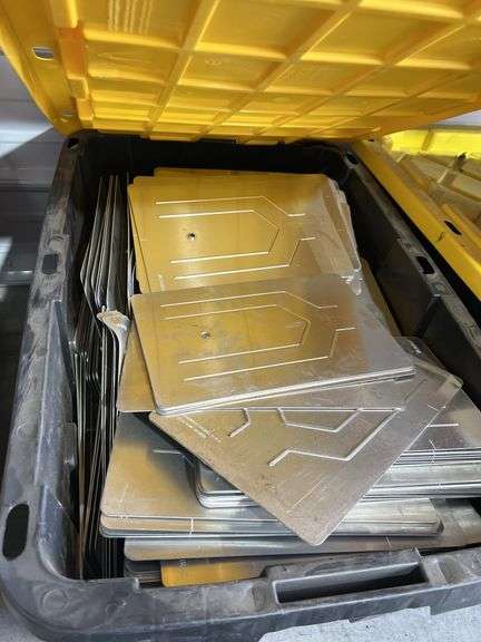 Tote of hardware