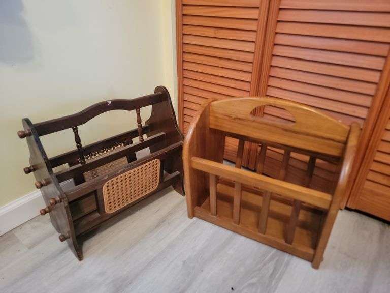 2 Magazine Racks - Auction Ohio