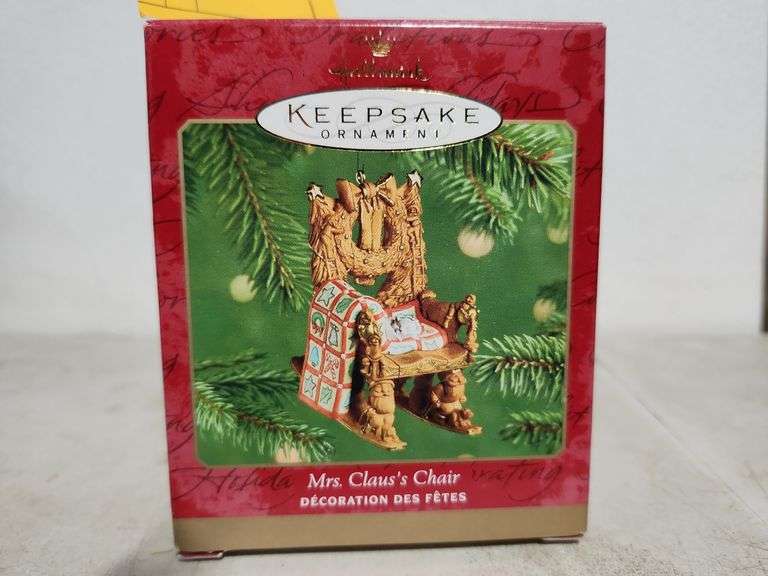 2001 Hallmark Keepsake Mrs. Claus's Chair Ornament