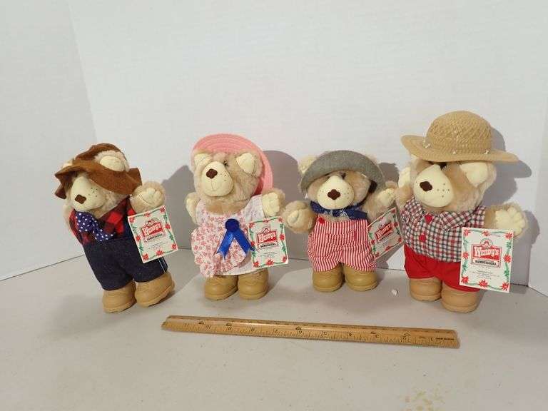 4 Wendy's FURSKINS Bears - Excellent condition