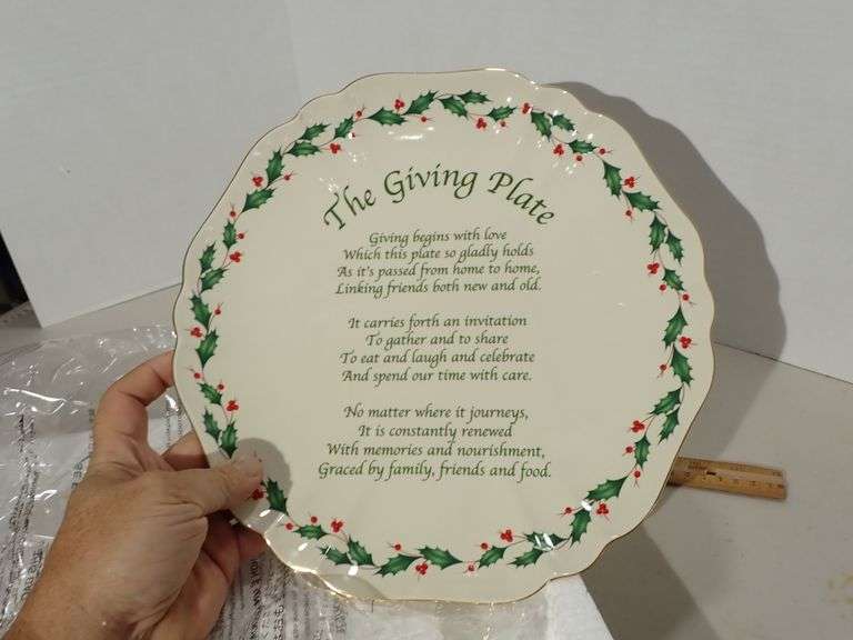 Giving Plate Holiday (Dimension) by Lenox - New in box