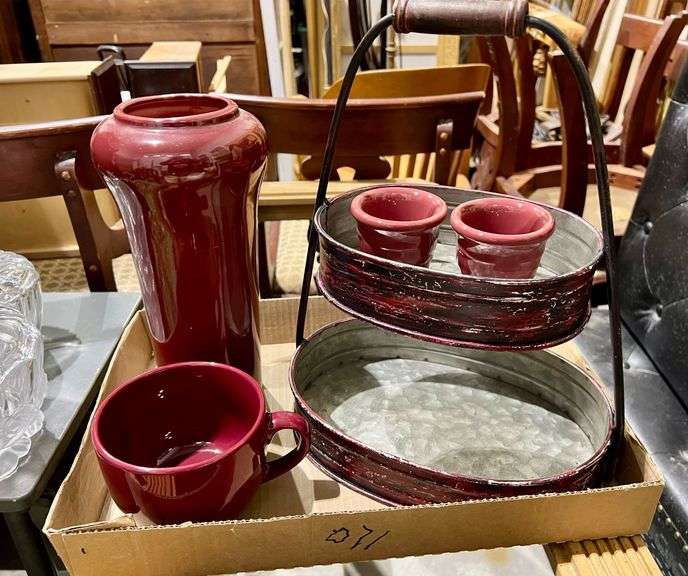 Longaberger, Pottery & Tiered Tray Lot