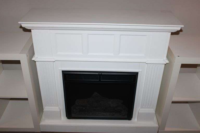 Electric Fireplace w/ Mantle