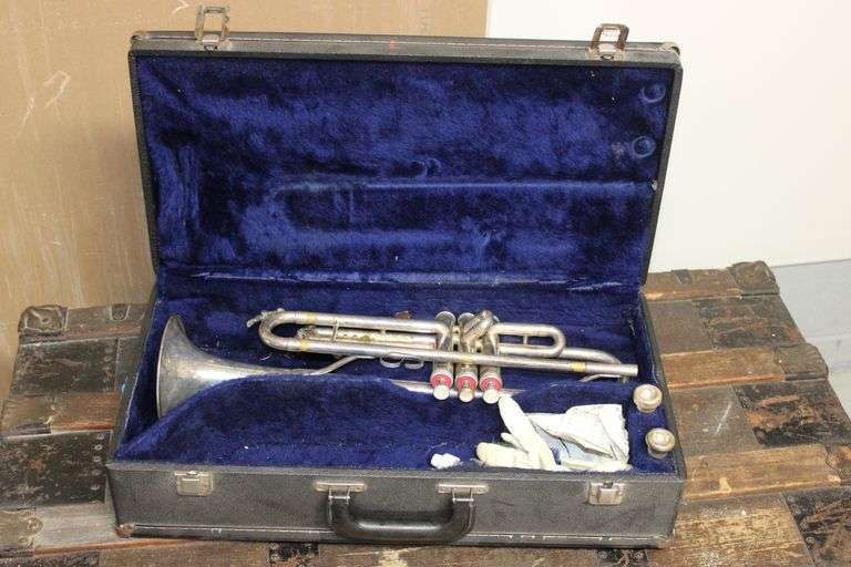 Vintage King 600 Trumpet