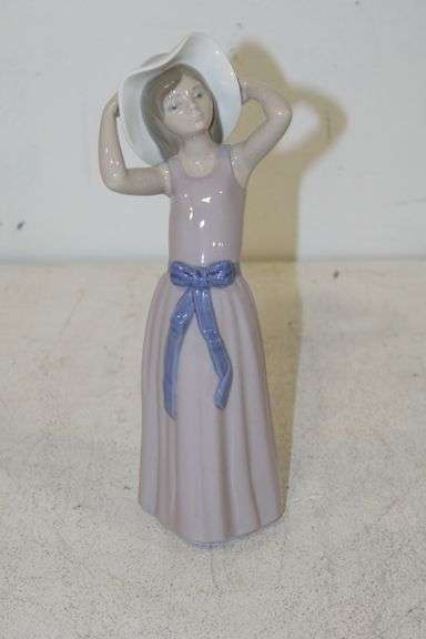 Lladro Girl with Hat Figure
