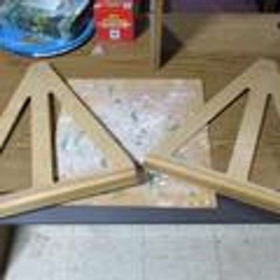 Two Anco Bilt easels needs brackets for standing 18x16