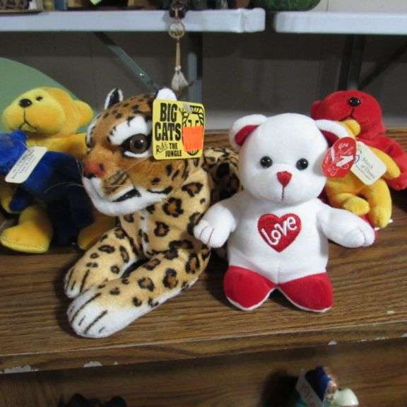 Stuffed toys Leppard, 2 March of Dimes bears and a love bear