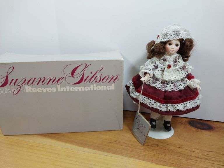 Suzanne Gibson doll:  Spain Signature Edition