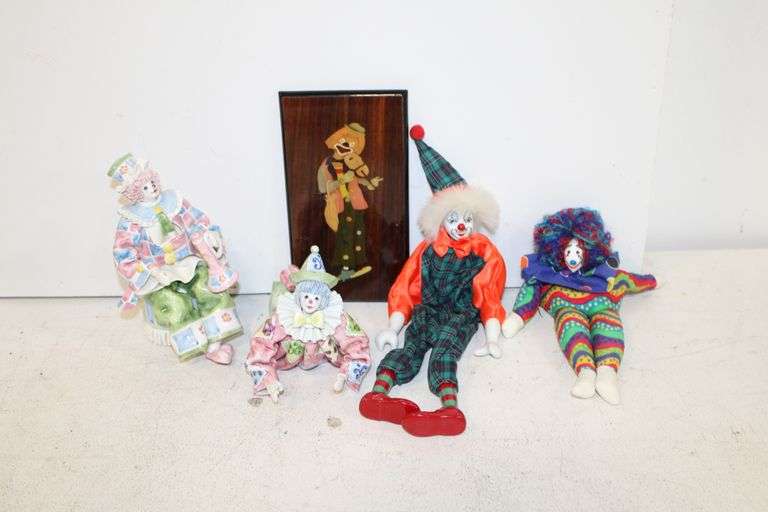Clown Figures & Plaque
