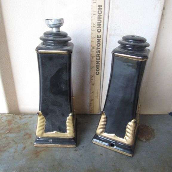 Pair of lamp bottom black and gold 10'' x 4'' x 4''