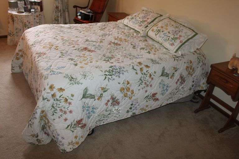 Queen Mattress Set & Floral Bedding