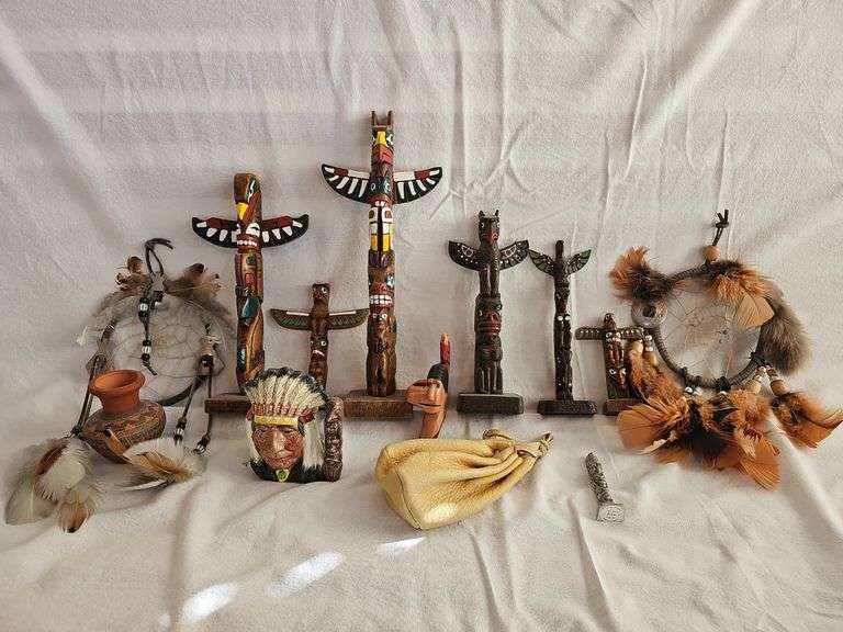 Native American Decor / Totems