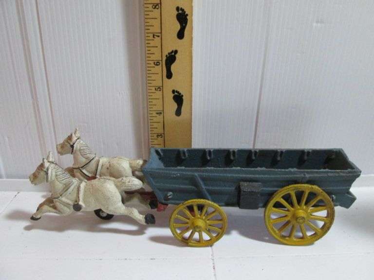 Cast Iron Taiwan 2 Horse & Wagon