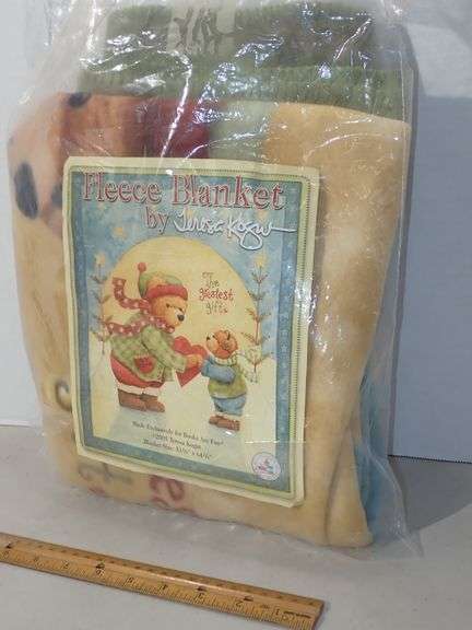 c2005 Fleece Christmas Bears Blanket by Teresa Kogut - 54x64 - New in package