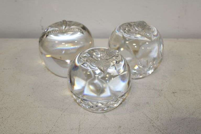 Cashs Crystal Apple Paperweights