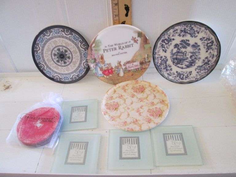2 Sets Coasters & Plastic Dessert Plates