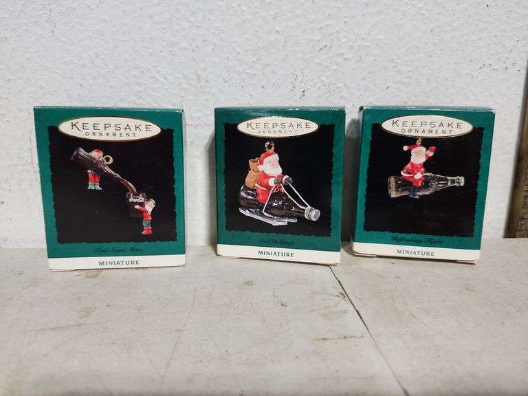 Hallmark Keepsake Miniature Coca Cola Santa's