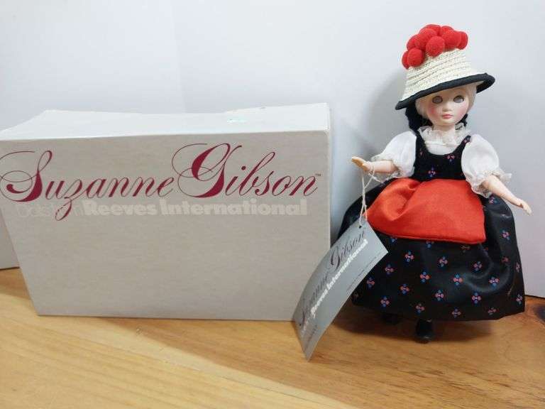 Suzanne Gibson Doll: Germany, Signature Edition