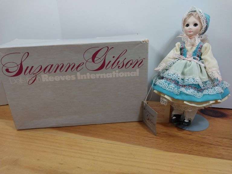 Suzanne Gibson Doll: Denmark, Signature Edition