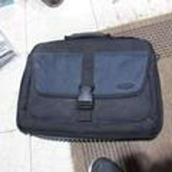 Targus Bag looks lightly used