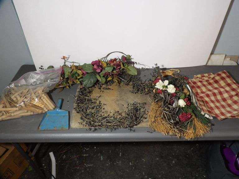 Primitive Decor