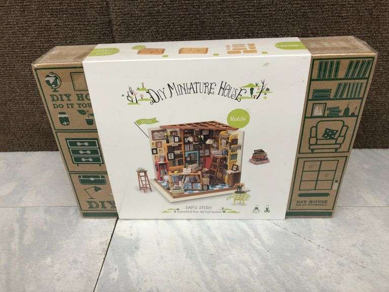 NIB Miniature House Project