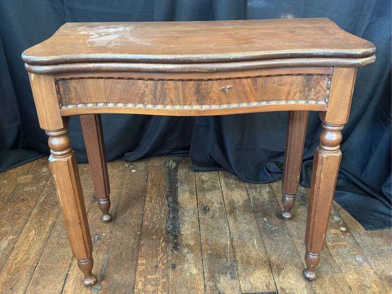 Wood Expandable Table