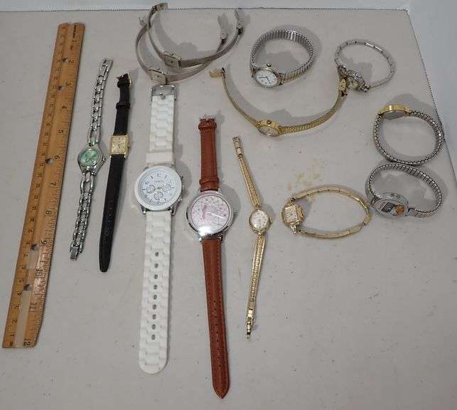 Collection of used watches - Pulsar - Geneva - Cc - Waltham - Bulova - Timex