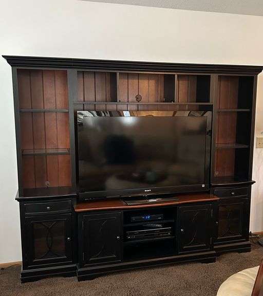 Fine Entertainment Hutch