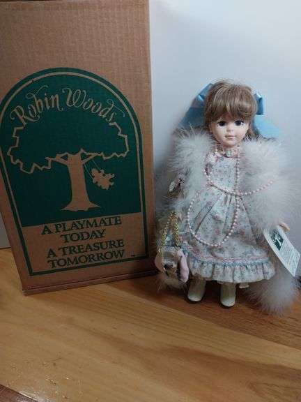 Robin Woods Doll:  Dani Visits Grandma's Attic