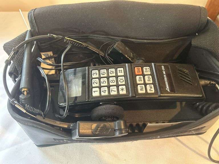 Vintage Motorola AC-250 Car Phone