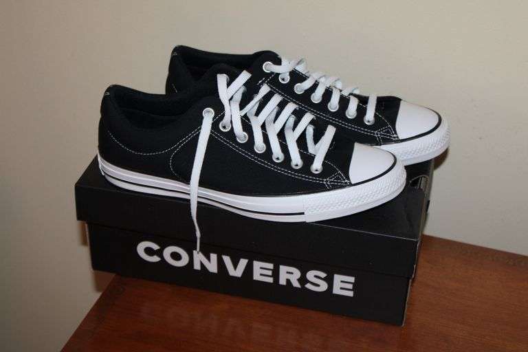 Converse Chuck Taylor Sneakers