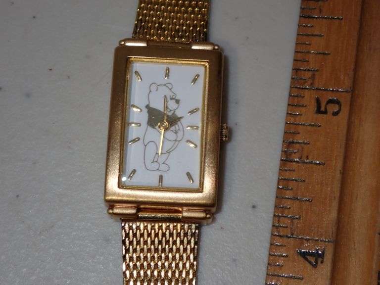 Disney Winnie The Pooh Women's Gold Toned Bracelet Band Analog Watch